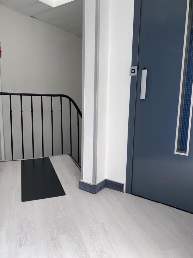 Aero Hotel Issy-les-Moulineaux Exterior photo